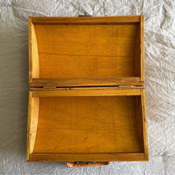 Vintage Boho Wooden Mandala Embossed Statement Handbag Purse Clutch - Picture 6 of 12